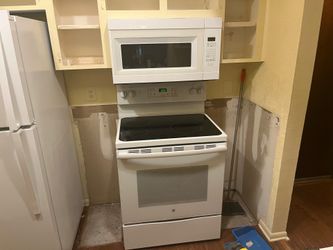 GE Range & Whirlpool Microwave-White