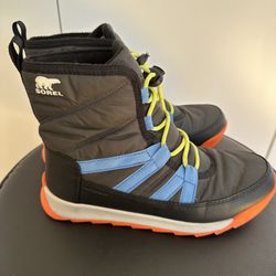 Kids Sorel winter boots SIZE 6