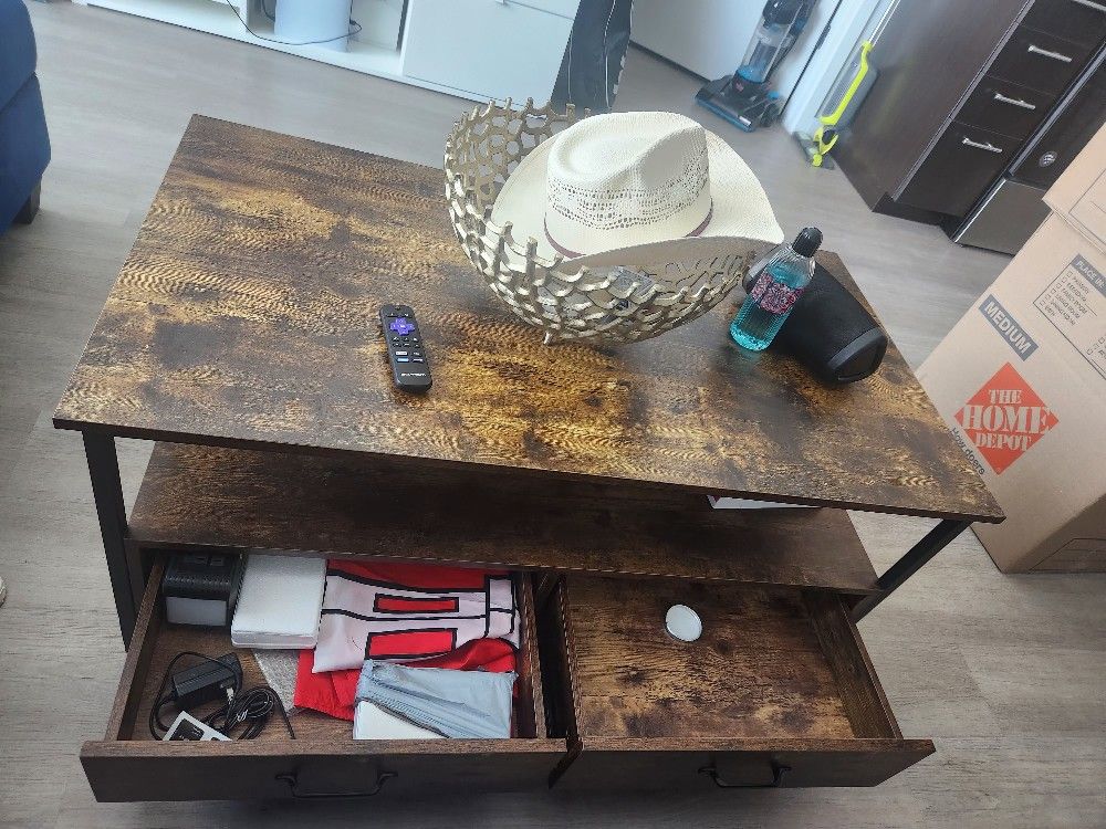 Lift-Top Coffee Table
