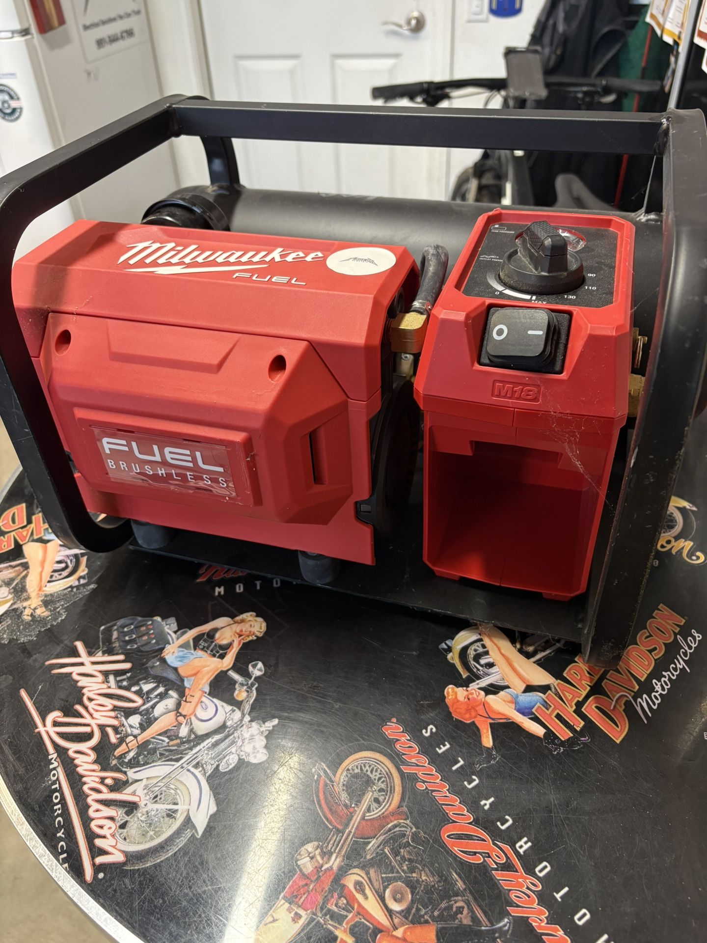 Milwaukee M18 Compressor 