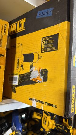 DEWALT air 1"in stapler Pneumatic Nail Gun in Box