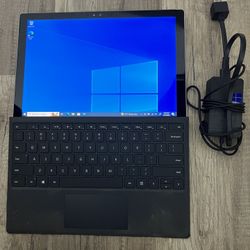 Microsoft Surface Pro 4 w/ Keyboard