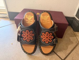 Dr Martens slides