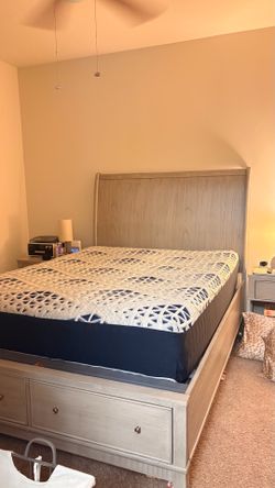 QUEEN BED SET (NEED GONE)