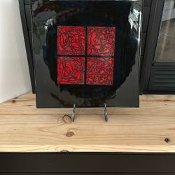 Decorate Red And Black Plate With Stand