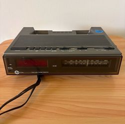 Carlton Vintage 7808A Alarm Clock AM/FM Cordless Telephone Mint (NO Telephone)