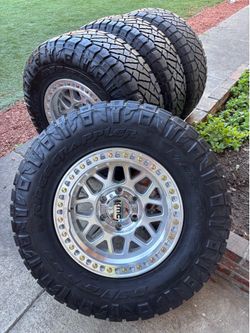 KMC wheels 285/70/17