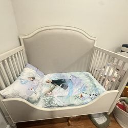 RH TODDLER BED 