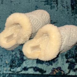 UGGS