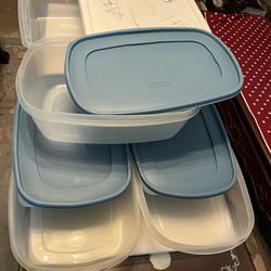 Total Of 4 Plastic Boxes Good For Storage.Big (L23”,w15 “1/2,h6 “.Sm(L16 “,w10”1:2,H6”