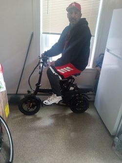 14 Inch Wheel Electric Bike. 20 Miles Per Hour