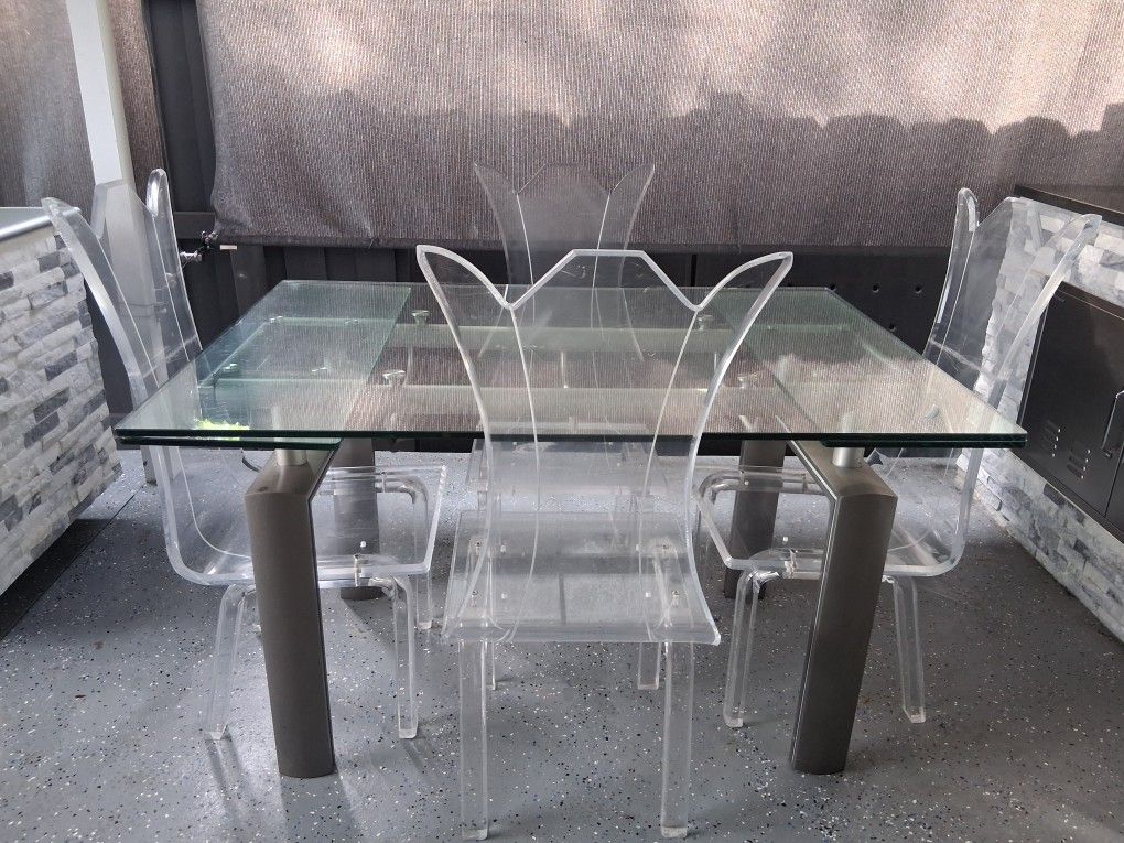 Dinning Table
