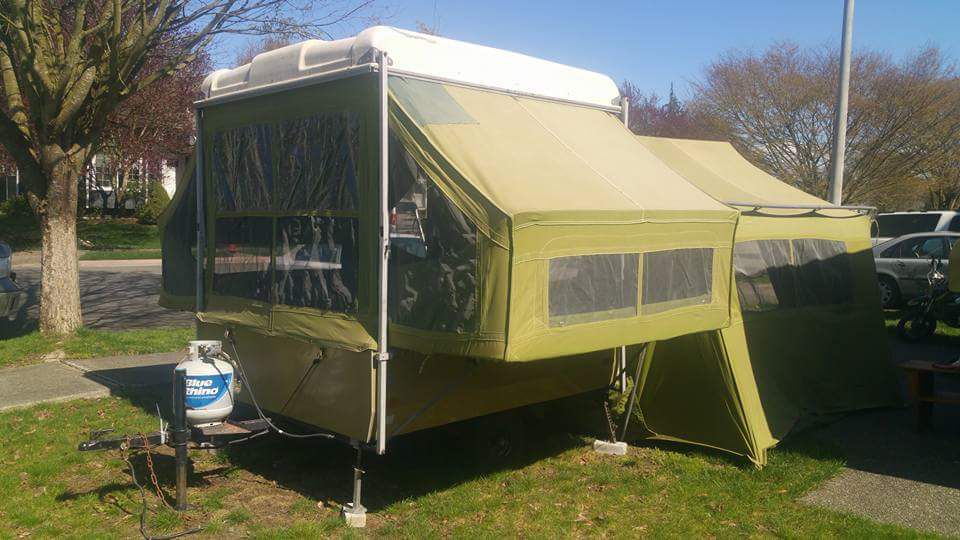 1970 Montgomery Ward vintage tent trailer