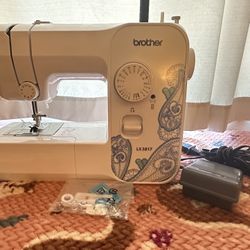 Brother Sewing Machine / Sewing Supplies
