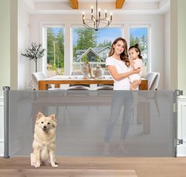 KISKIZ Retractable Baby Gate

(33" Tall X 65" Wide)               #1306
