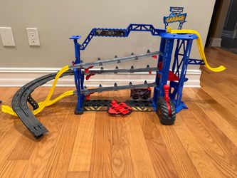 Monster Jam Garage Playset with Track