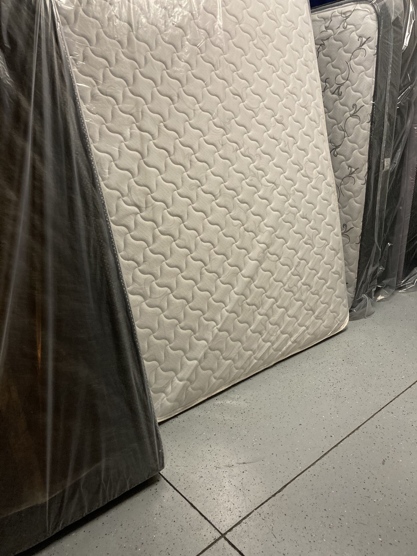 PLUSH TOP MATTRESS STARTING AT $150 WITH FREE BOX SPRING BEST PRICE IN TOWN WHOLESALE PRICE