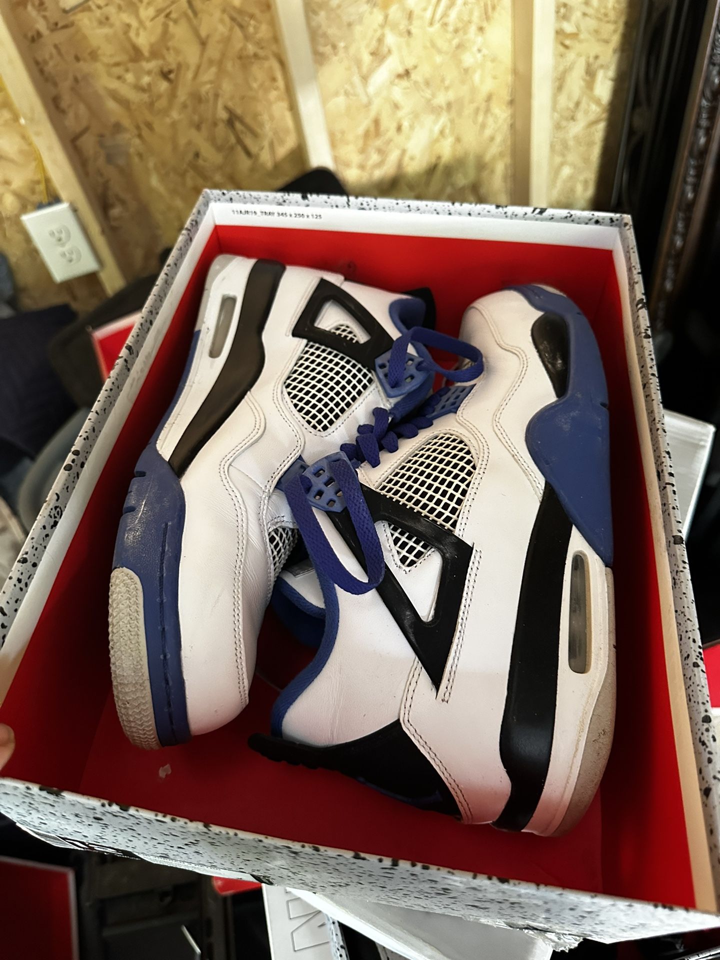 Air Jordan 4 Retro Size 12
