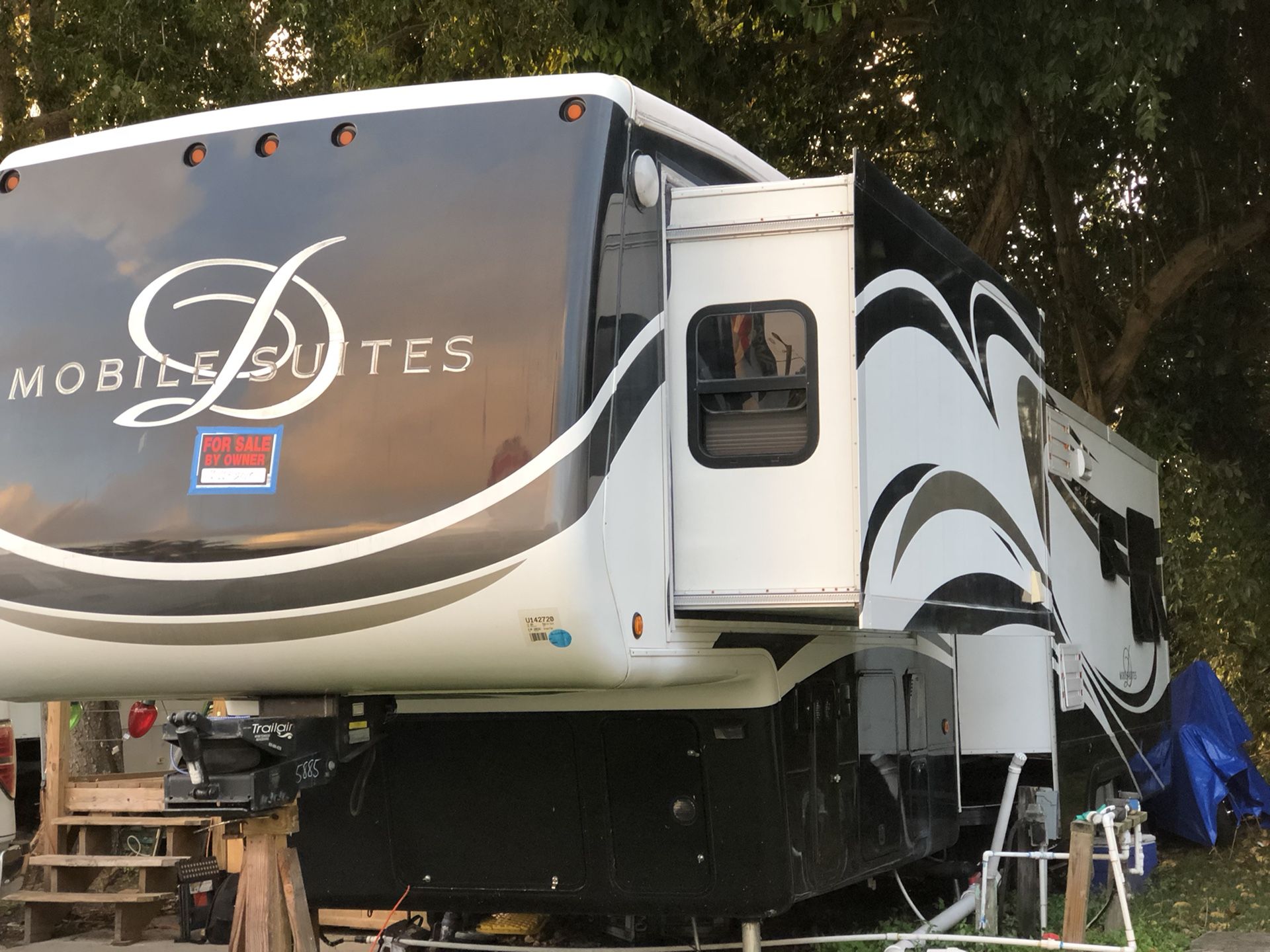 2012 Mobil Suite Scenic Cruiser