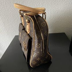 Louis Vuitton Manhattan PM Hand Bag - Farfetch