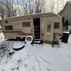 1985 Sunfire Camper For Scrap