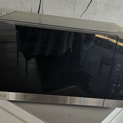 LG large Microwave. 