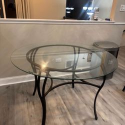 Round table with 4 chairs. NEED GONE ASAP! First come first serve! 