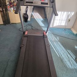 Pro Form 750 Treadmill 