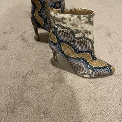EXPRESS Faux Snake Skin Booties Size 7  