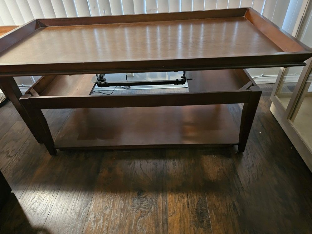 Lift Up Coffee Table And 2 Matching End Tables