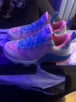 Lebronald Palmer size 9.5