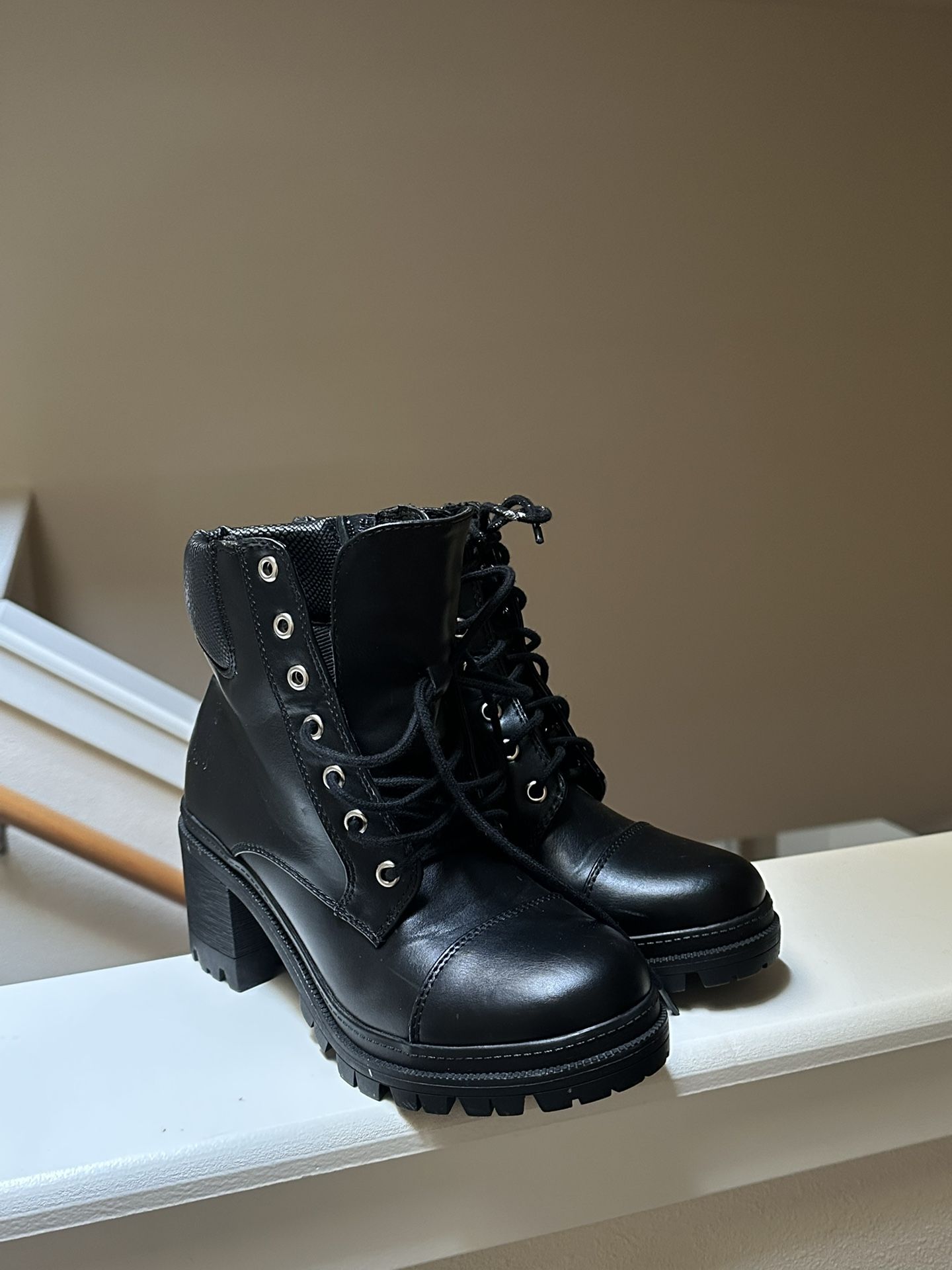 Women Combat Boots