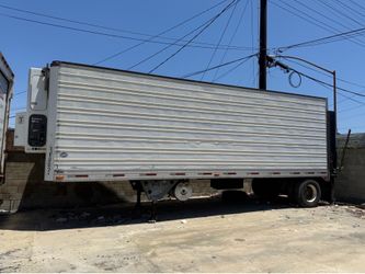 28 foot reefer trailer with lift gate