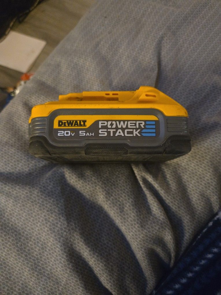 DeWalt POWERSTACK 20V Lithium-Ion 5.0Ah Battery Pack