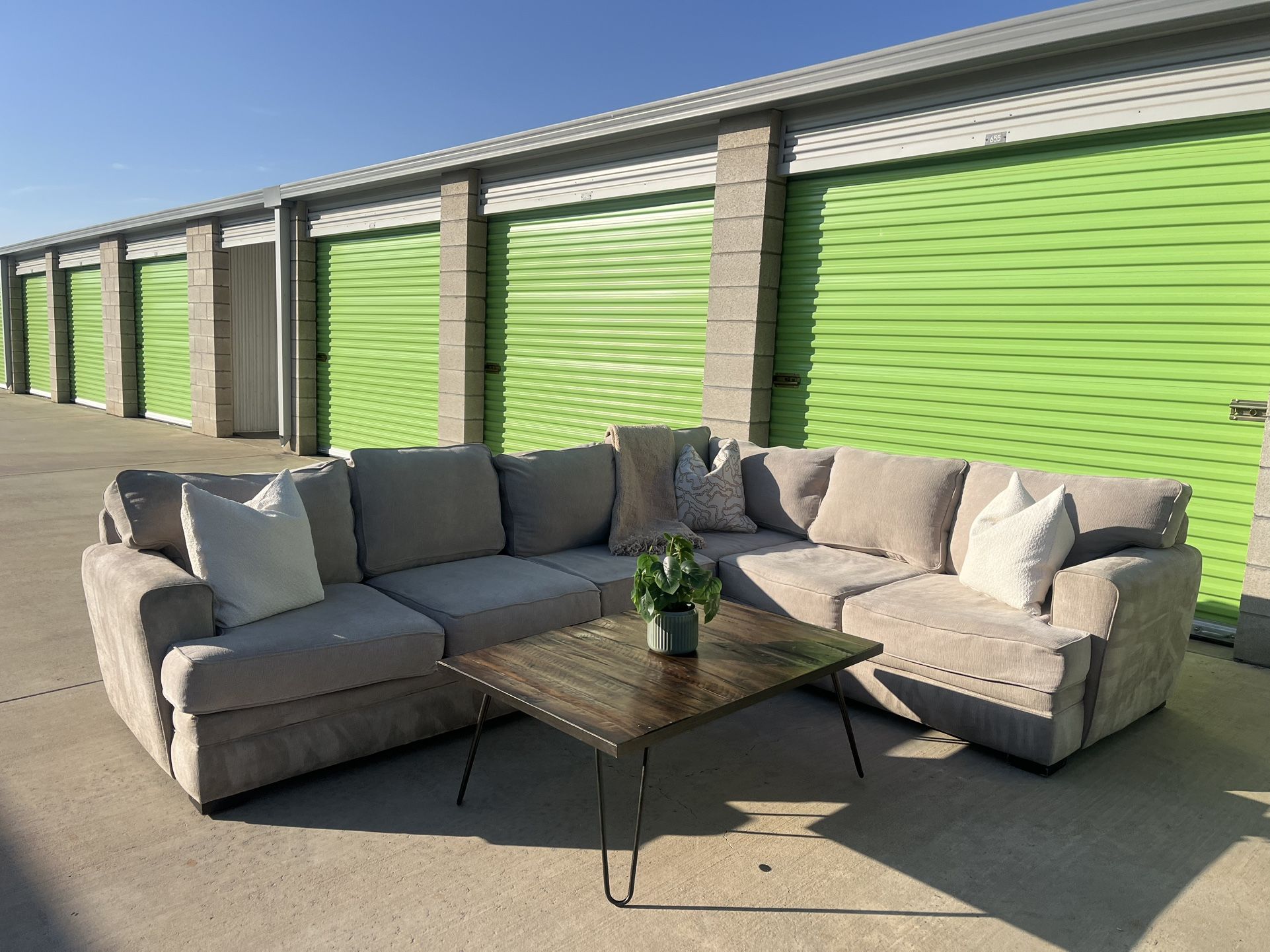 White Sectional Couch With Delivery