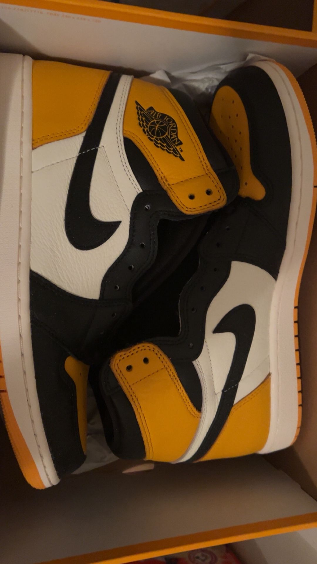 Air Jordan 1 Retro High OG ‘Yellow Toe’