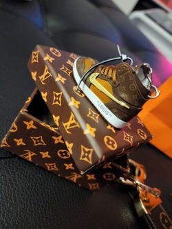 Louis Vuitton Nike Air Force One Off white, Keychain keychains for Sale in  San Pedro, CA - OfferUp