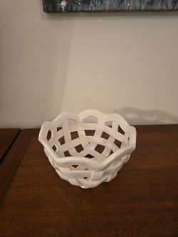 Woven ceramic bowl