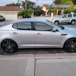 (11) Kia Optima, Super Low Miles, Clean Title, 4 Cylinder, Kia Warranty, 20"rims, No Issues Or Problems 