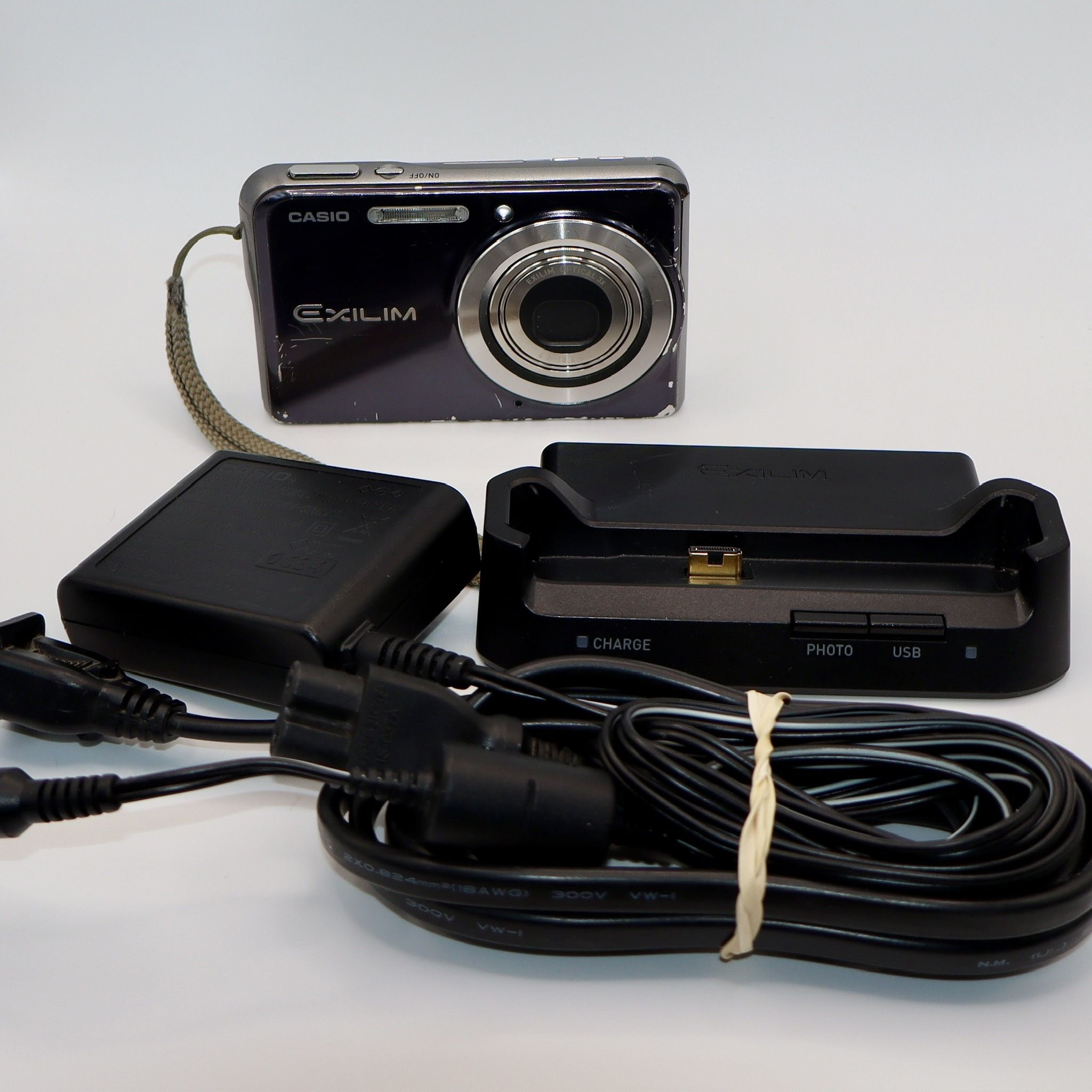 Casio Digital Camera Exilim EX-S770 7.2MP Tested Working and sd card 2gb
