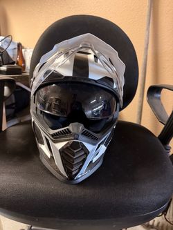 Z1R Range Dual Sport / Uptake-style helmet