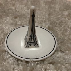 Eiffel Tower Ring Holder