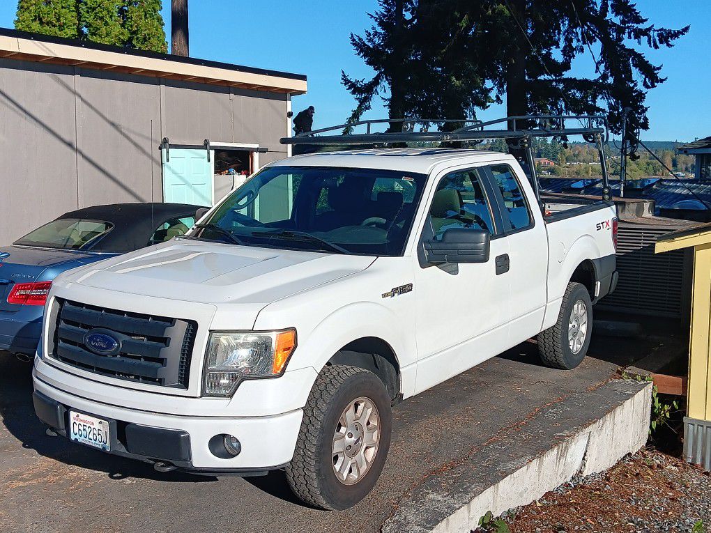 2009 Ford F150 Supercab 4x4 4.6 V8 Automatic  (PENDING)