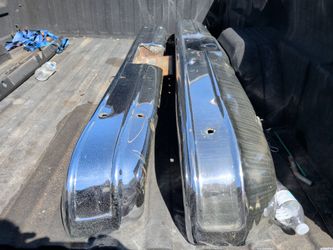 Original front and back bumpers of a 1978 K5 Blazer
