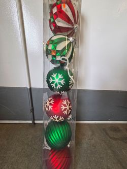 6 giant Christmas balls