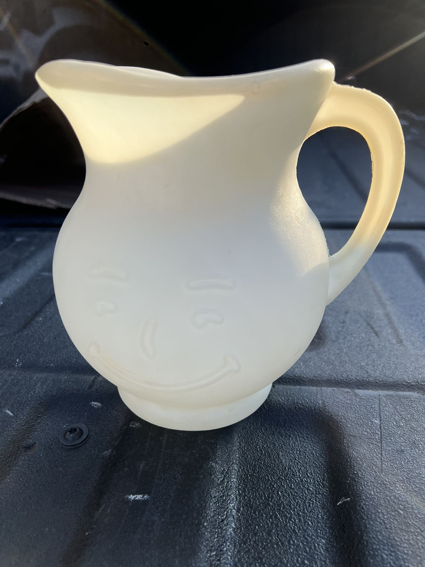 Vintage Kool-aid Man Plastic Pitcher 2 Quart, Smiley Face White Pitcher