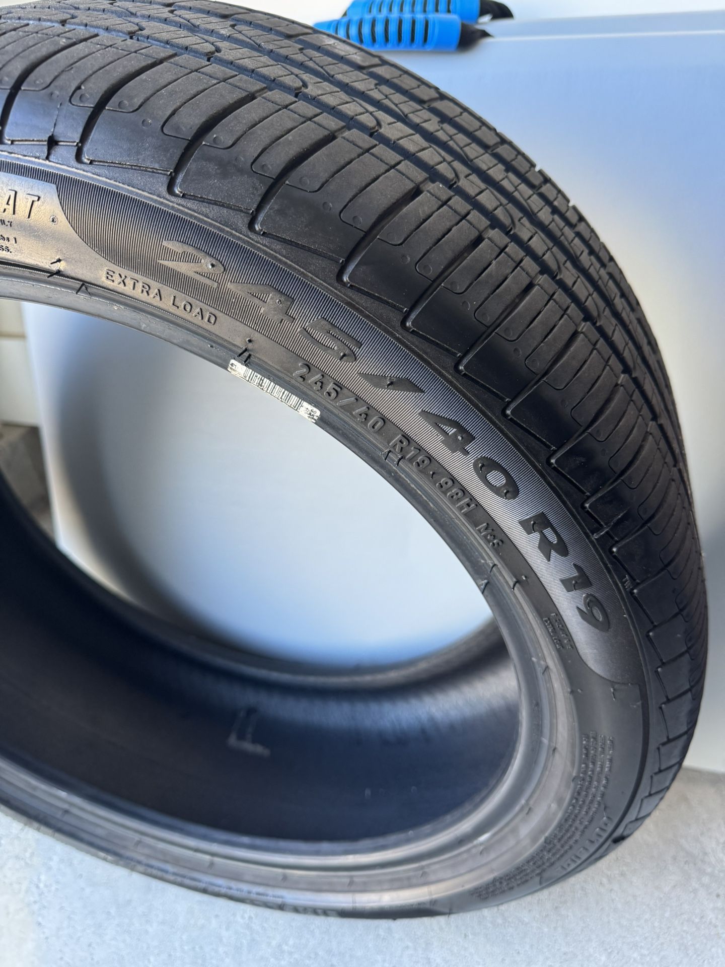 Pirelli Cinturato P7 275/40 R19