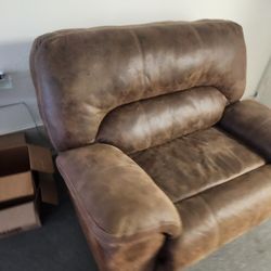 Oversize Reclining Chair. Love Seat Recliner 