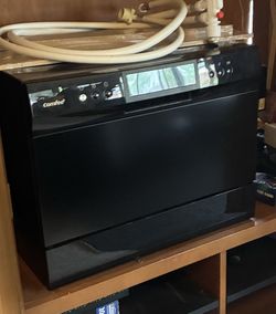 Compact dishwasher/countertop