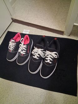 2 pares de tennis con llantitas  HEELYS